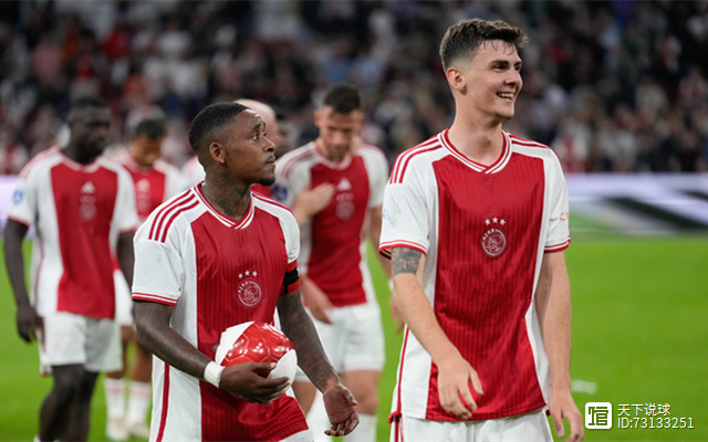 半岛体育官网登录-荷甲赛程吃紧，阿贾克斯赛后止住颓势，质疑声仍在，更衣室氛围转暖