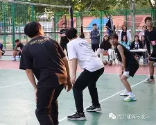 半岛体育在线官网-西甲转会期再迎强敌，底特律活塞造点机会，主帅态度——信心回归，心理建设被强调