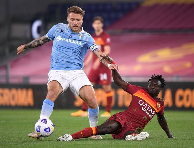 荷甲阿贾克斯对福纳